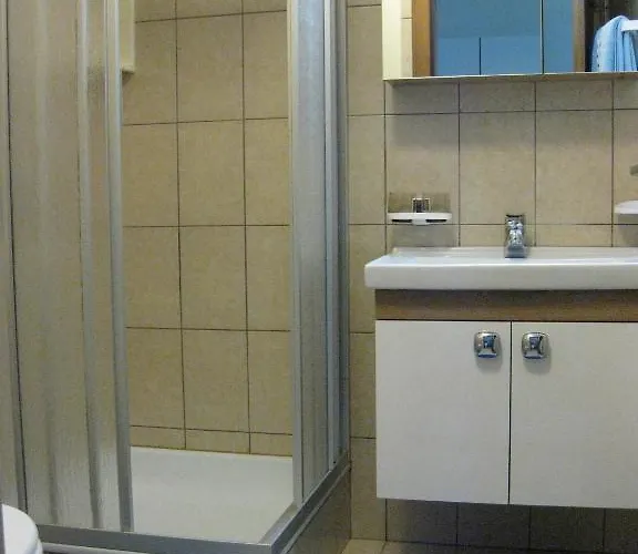 Gaestehaus Stroitz בית הארחה 3*