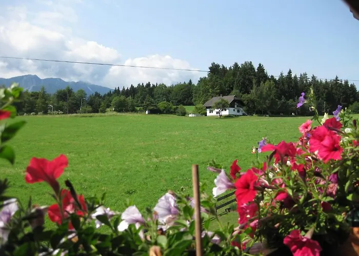 Gaestehaus Stroitz בית הארחה 3*